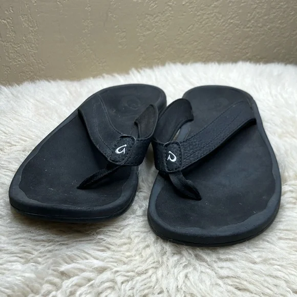 Olukai Ohana Women’s Black Flip Flop Sandals - Picture 1 of 4